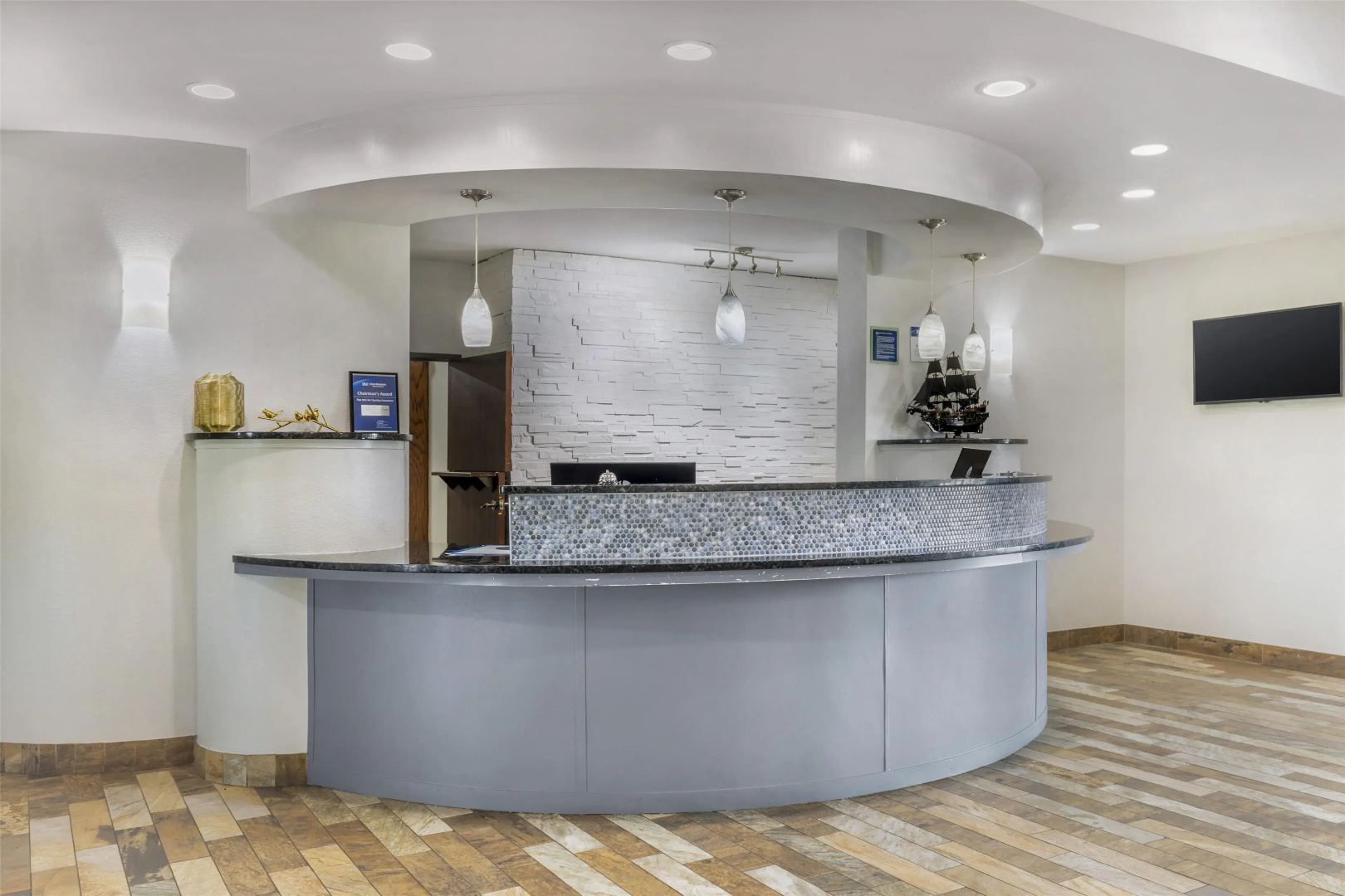Best Western Plus Fort Worth Forest Hill Inn & Suites