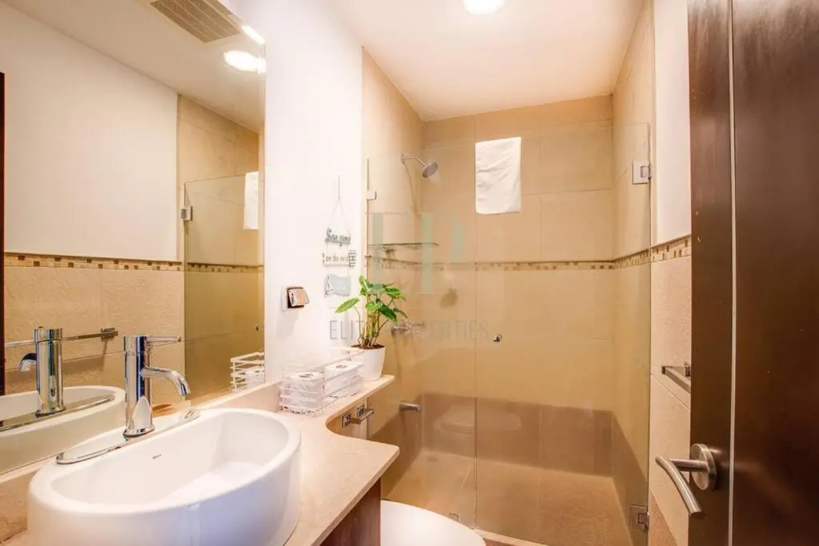 Modern PENTHOUSE w view, office space, pool, gym, tennis