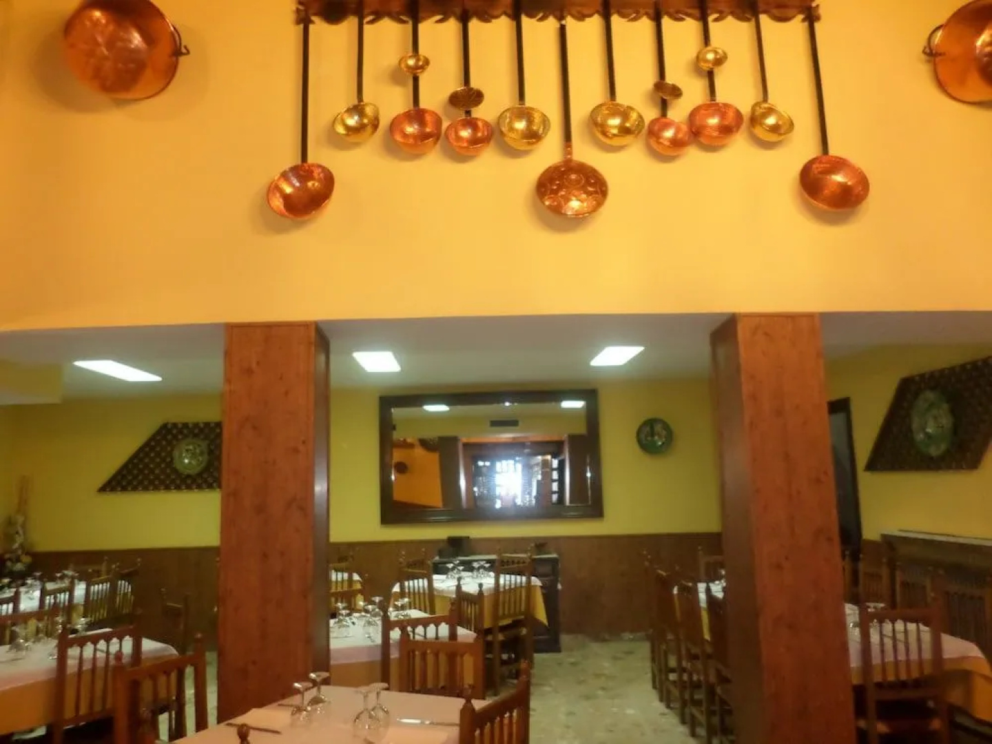 Hostal Restaurante Lujuan