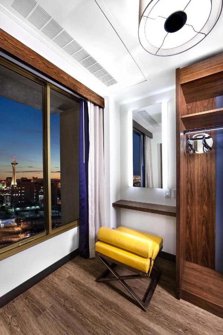 El Cortez Hotel and Casino - 21 and Over