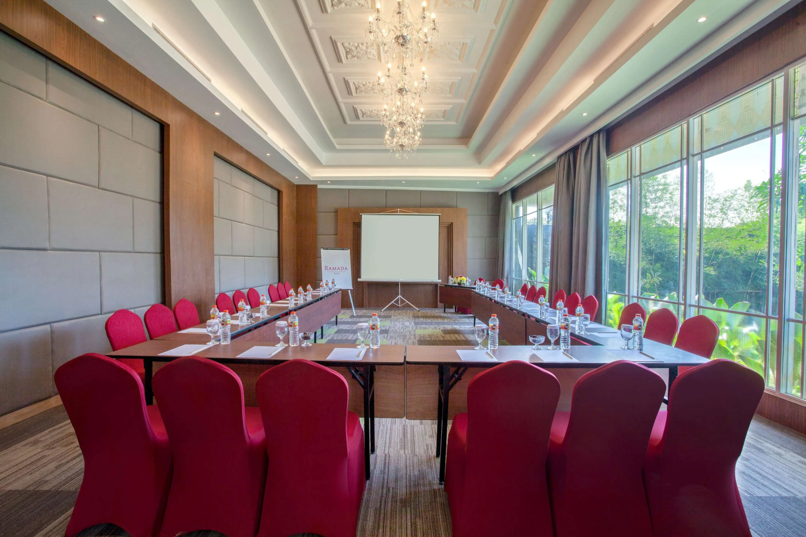 Ramada Suites by Wyndham Solo