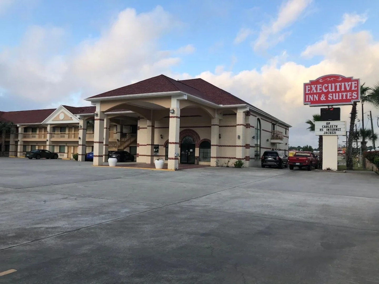 Executive Inn And Suites