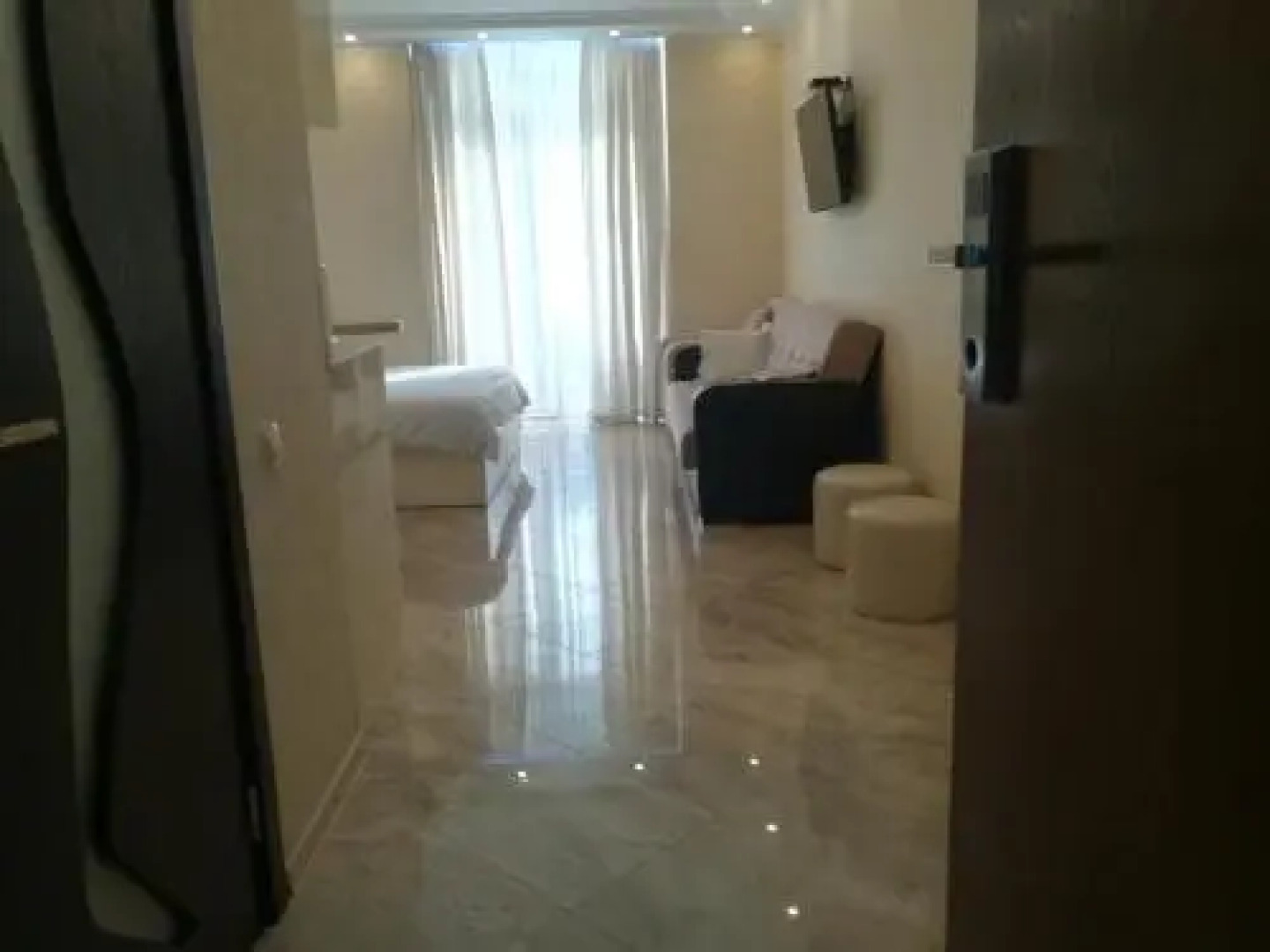 Sea Towers Apartments Manuk