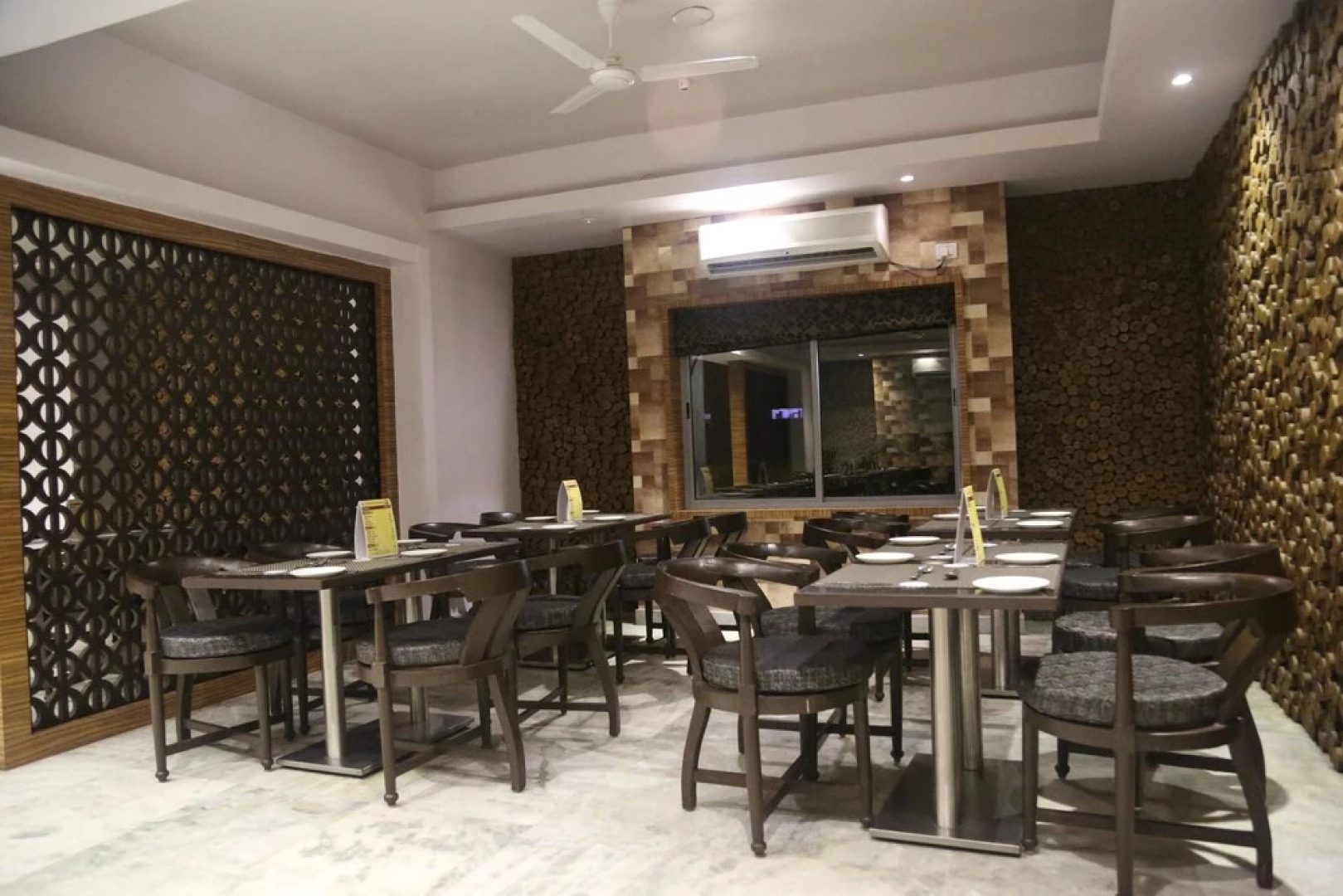 OYO 1545 Hotel Shivani International