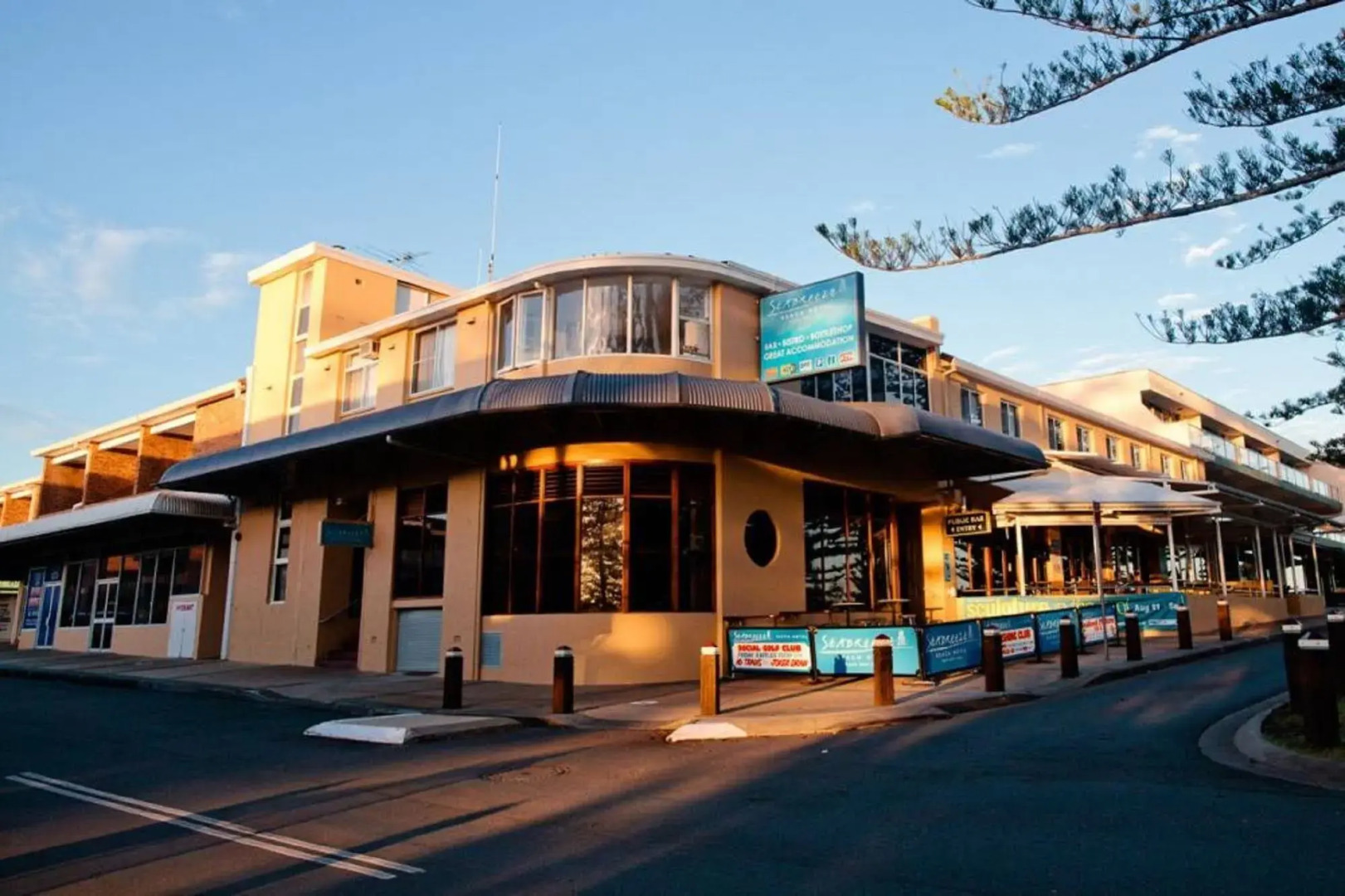 Seabreeze Beach Hotel