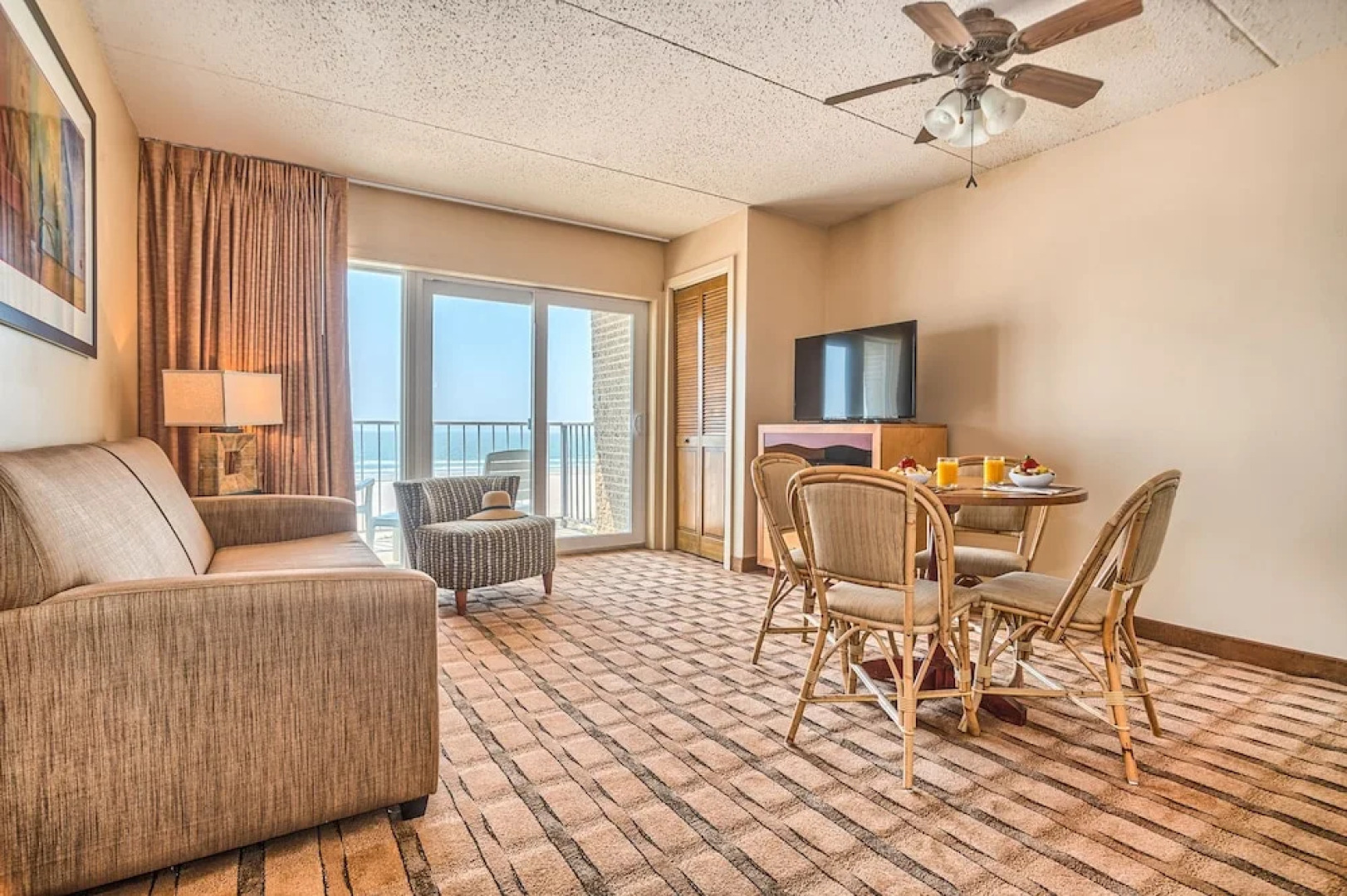 Reges Oceanfront Resort