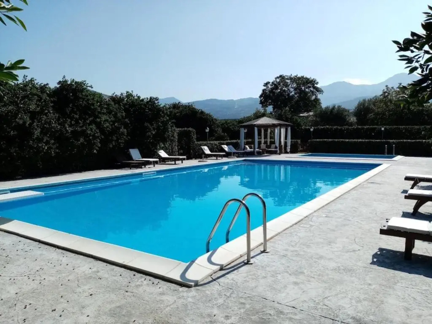 Ville dell'Eden con 9 camere da letto in 6 unità abitative