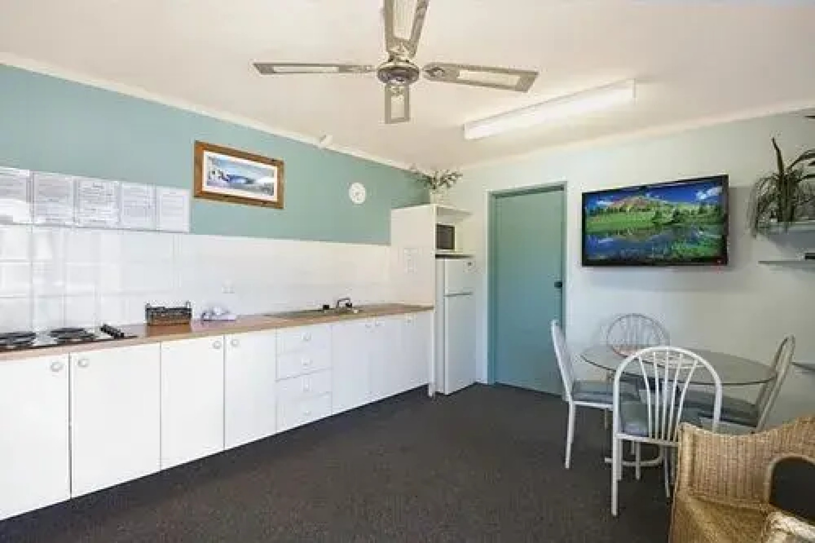 Allamanda Apartments