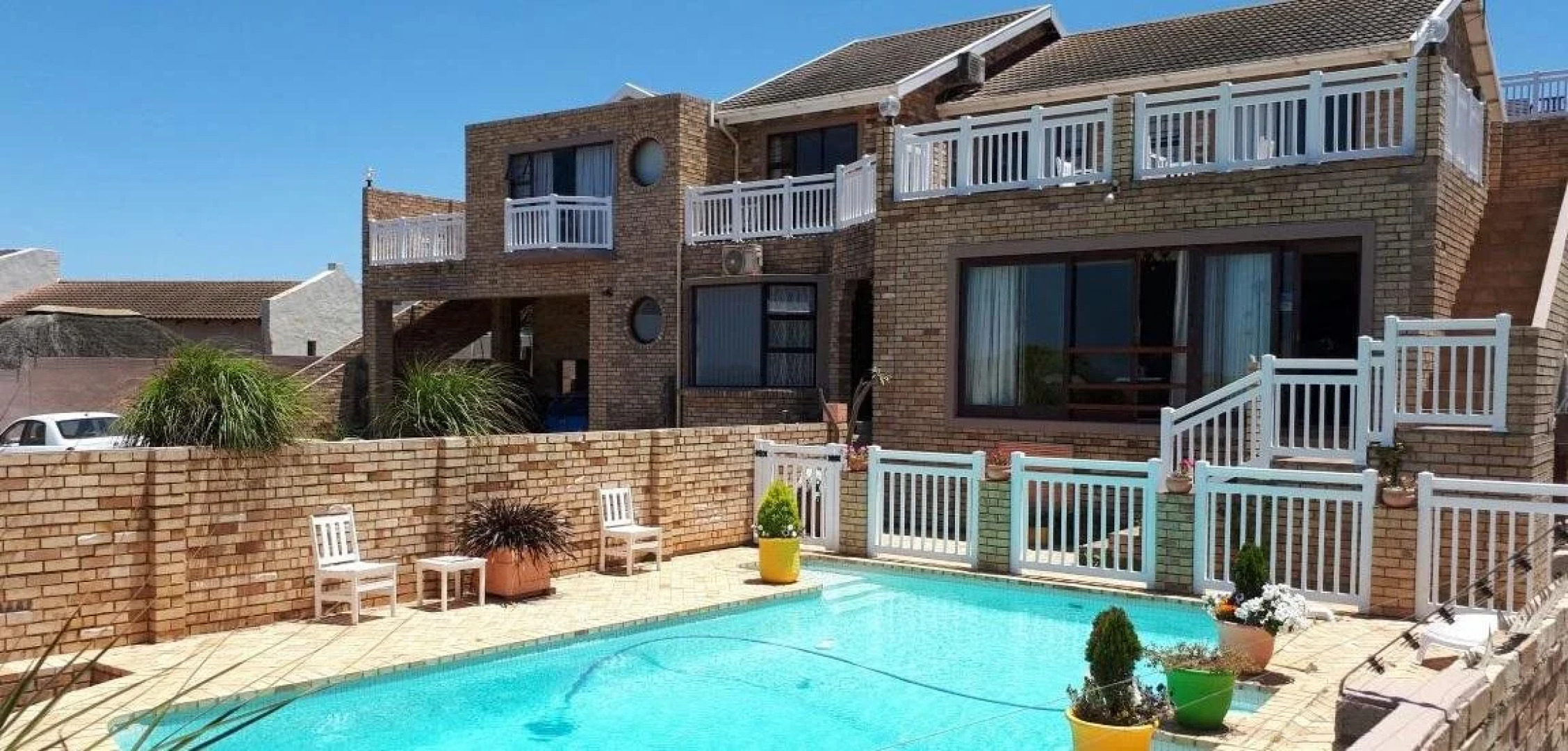 Bluewater Beachfront Guesthouse