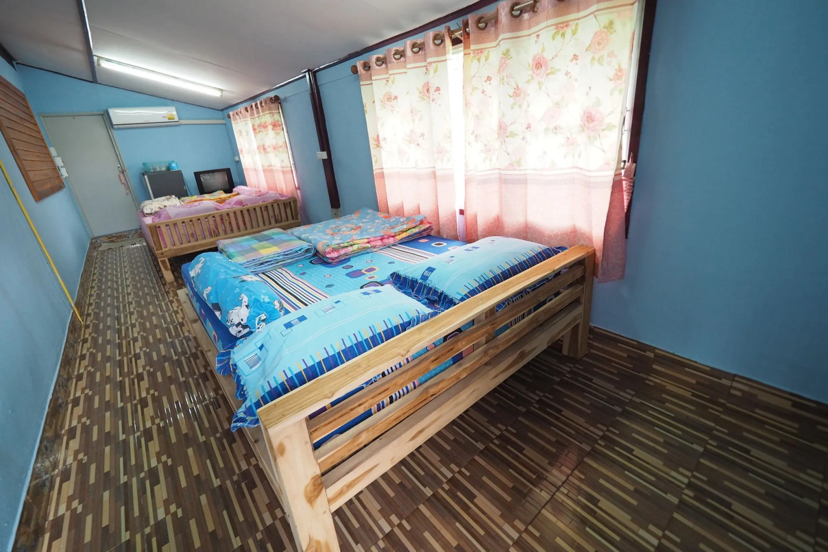 Ban Pak Glang Toong Pua Nan