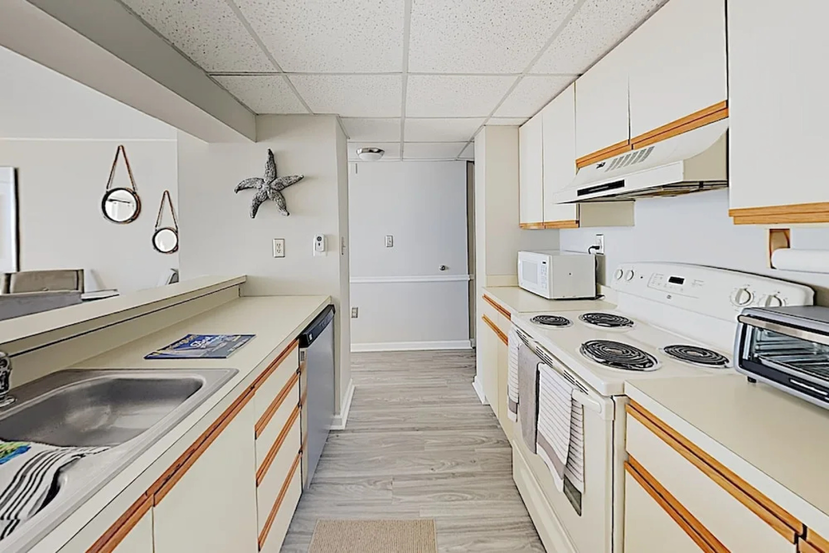 New Listing! Beachfront Perch W/ Sparkling Pool 2 Bedroom Condo