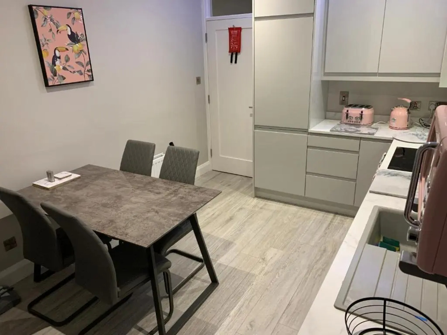 Luxurious Fully-equipped Seafront Apartment