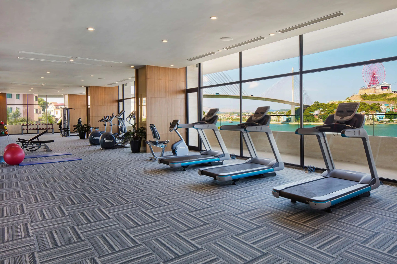 Wyndham Legend Halong Hotel