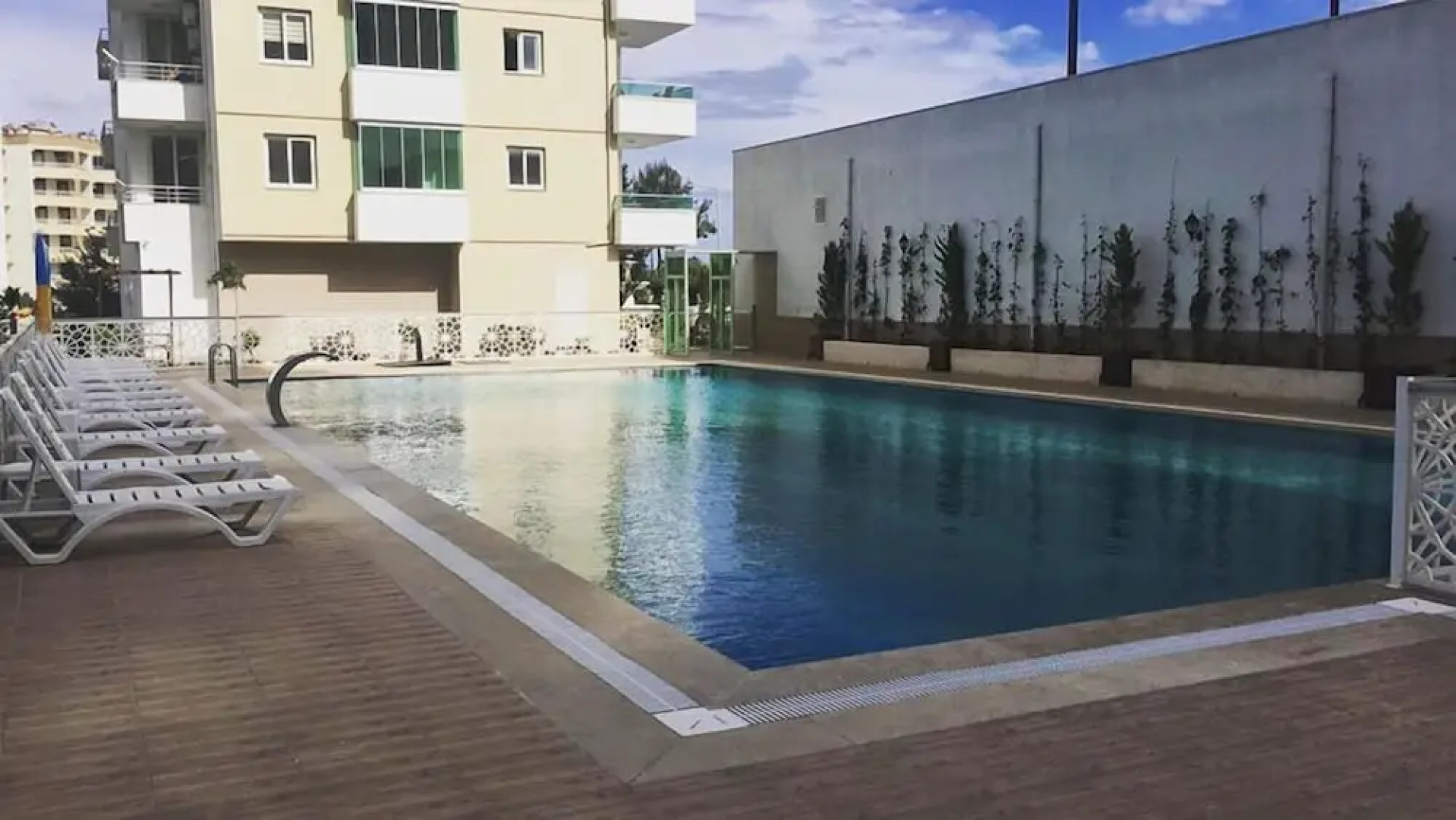 GoldenPark King Suites with Balcony & Sea view