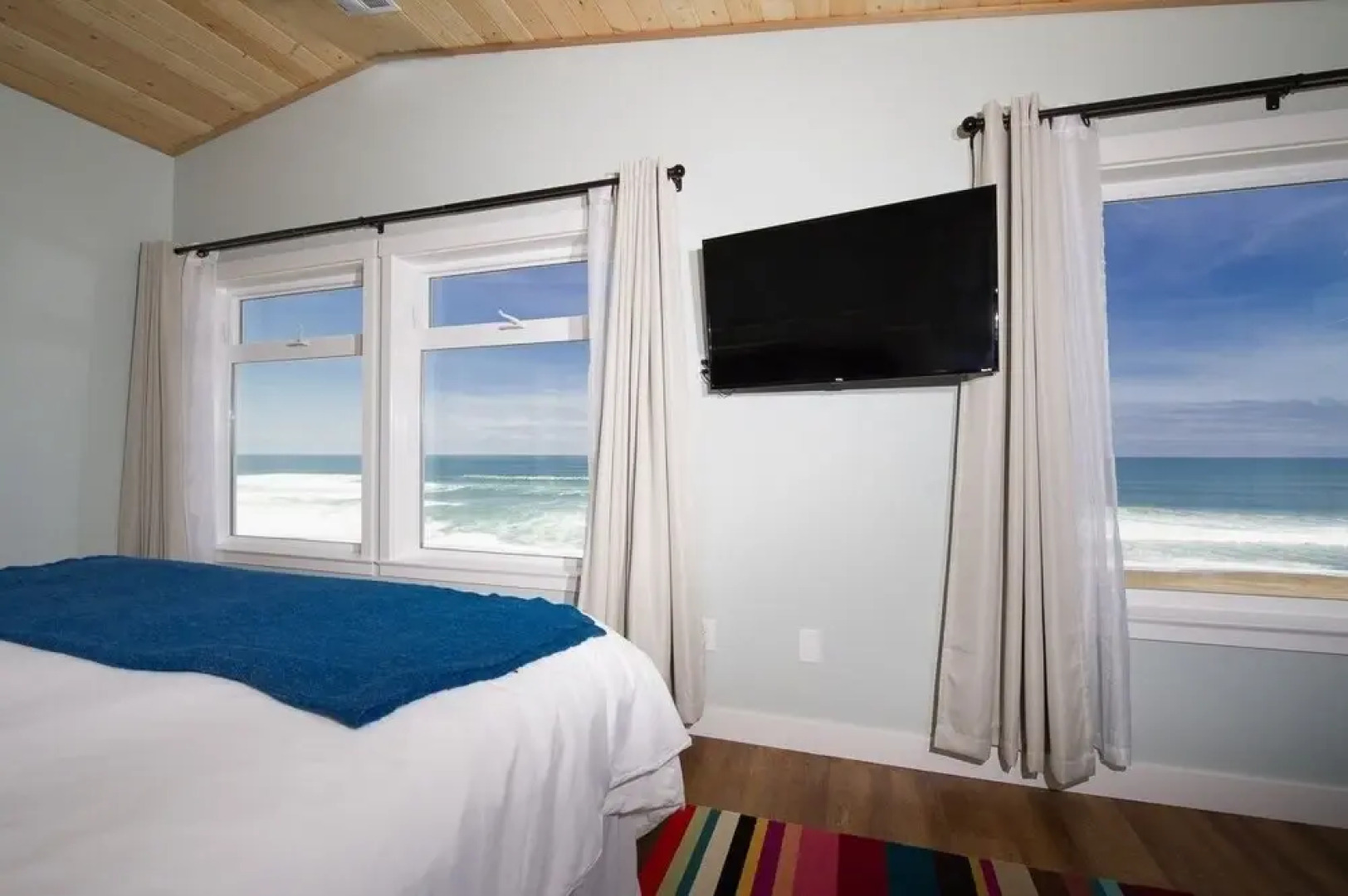 Beach Time 3 Br home by RedAwning