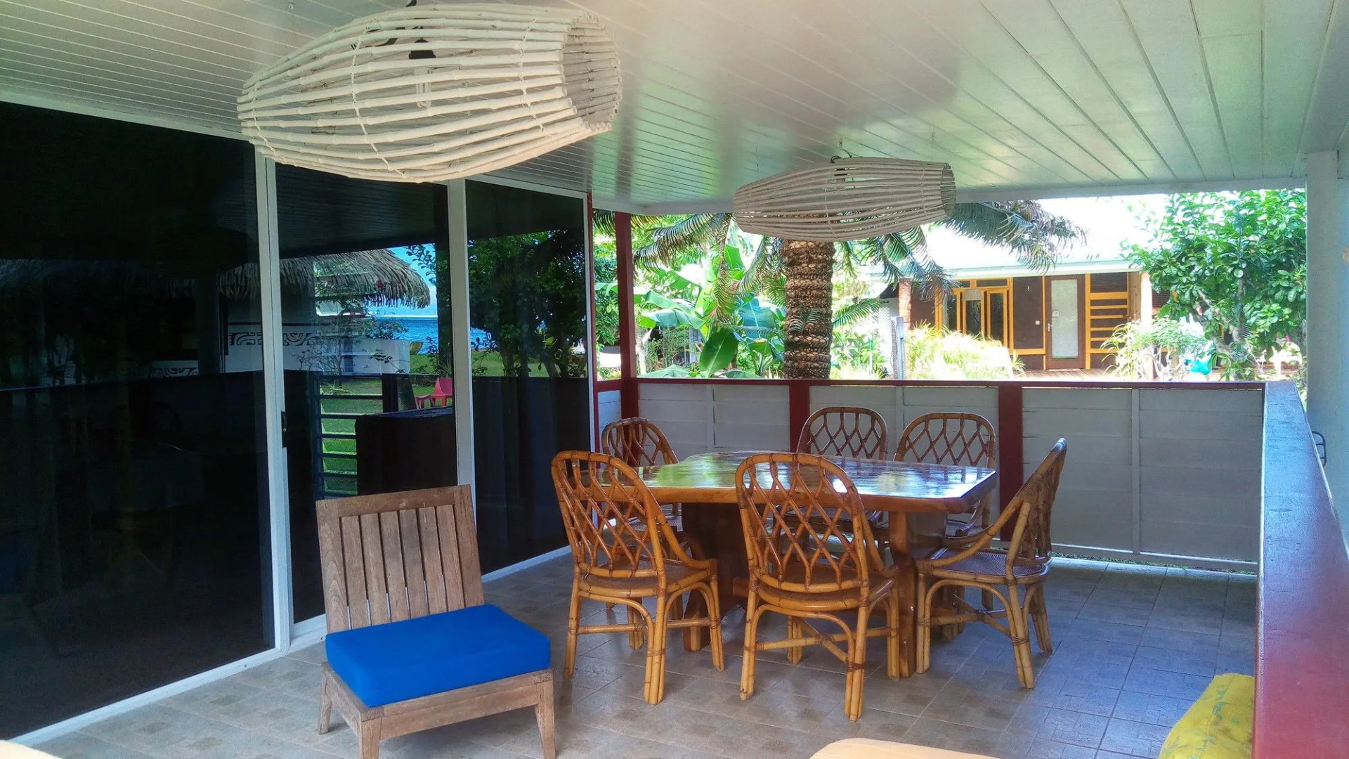 Linareva Moorea Beach Resort