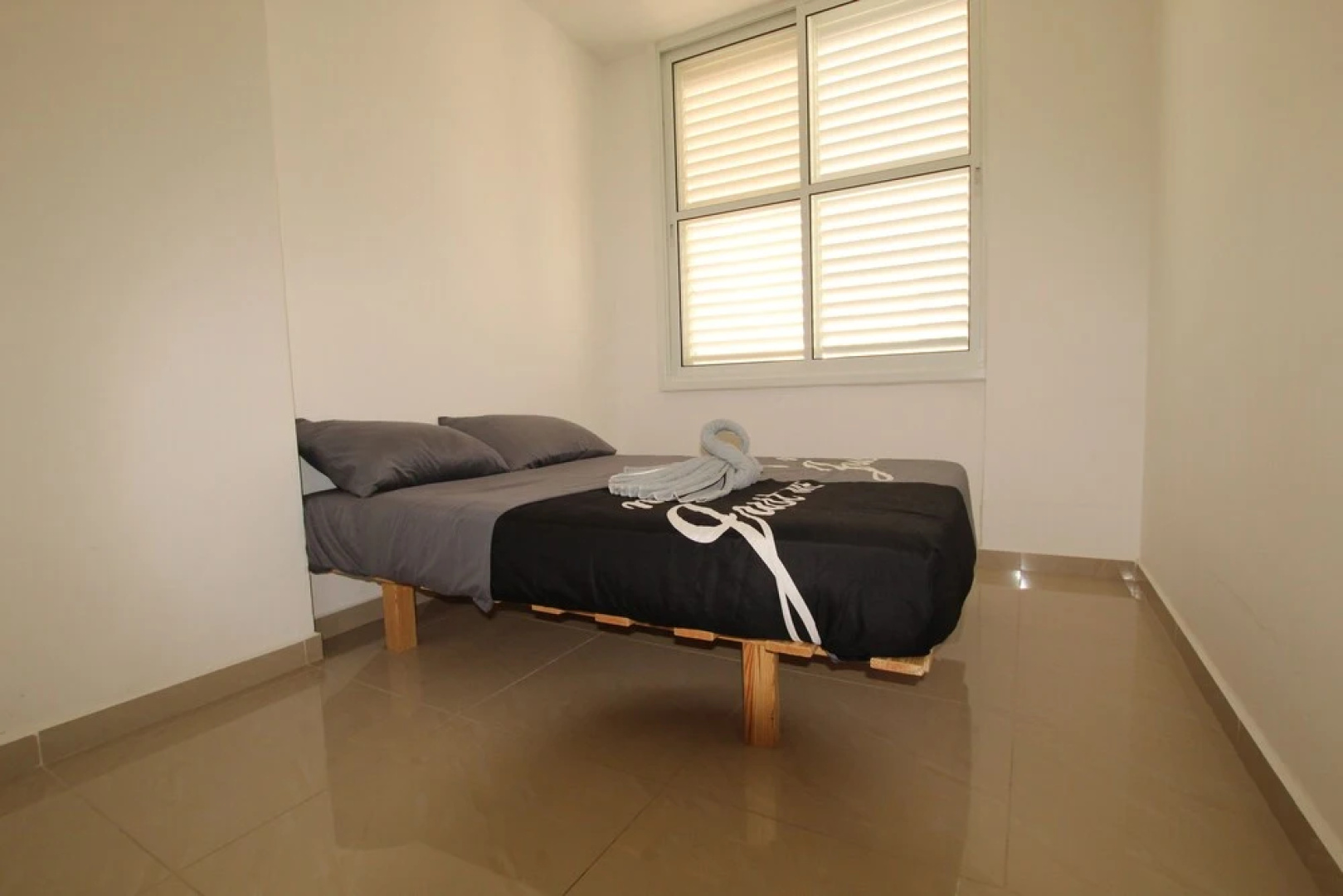 The Seasons King David apartment