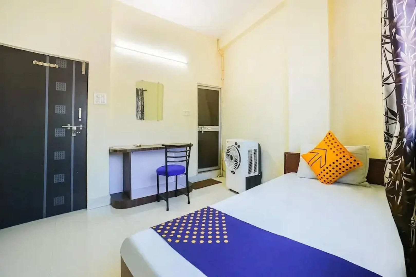 Bharat Lodge  by OYO Rooms