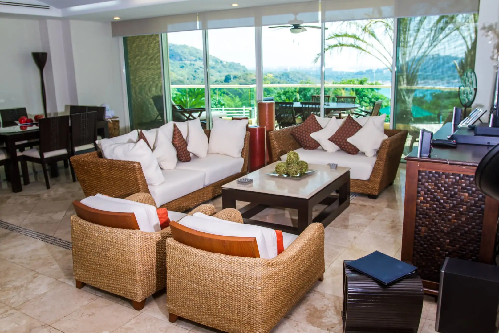 B Pichilingue Acapulco