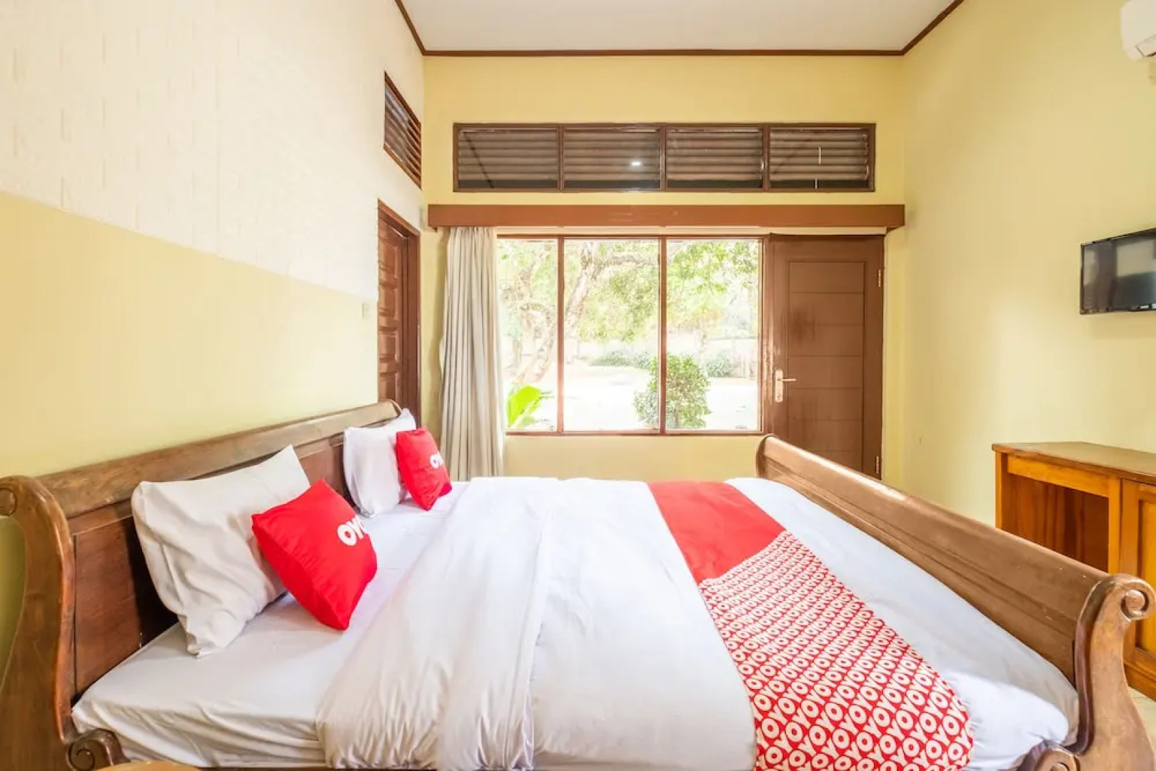 OYO 951 Cempaka Ratu Beach Resort