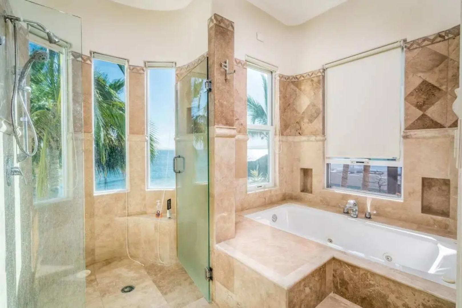 Casa Mañana Amazing Villa with Beachfront & Pool 4BR 4BA