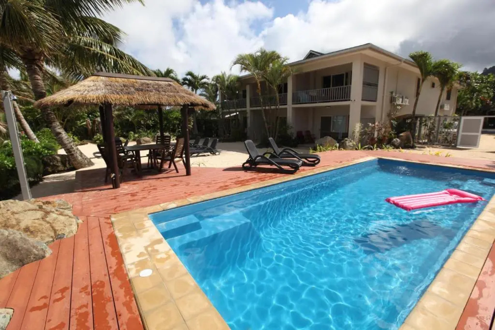 Moana Sands Villas & Apartments