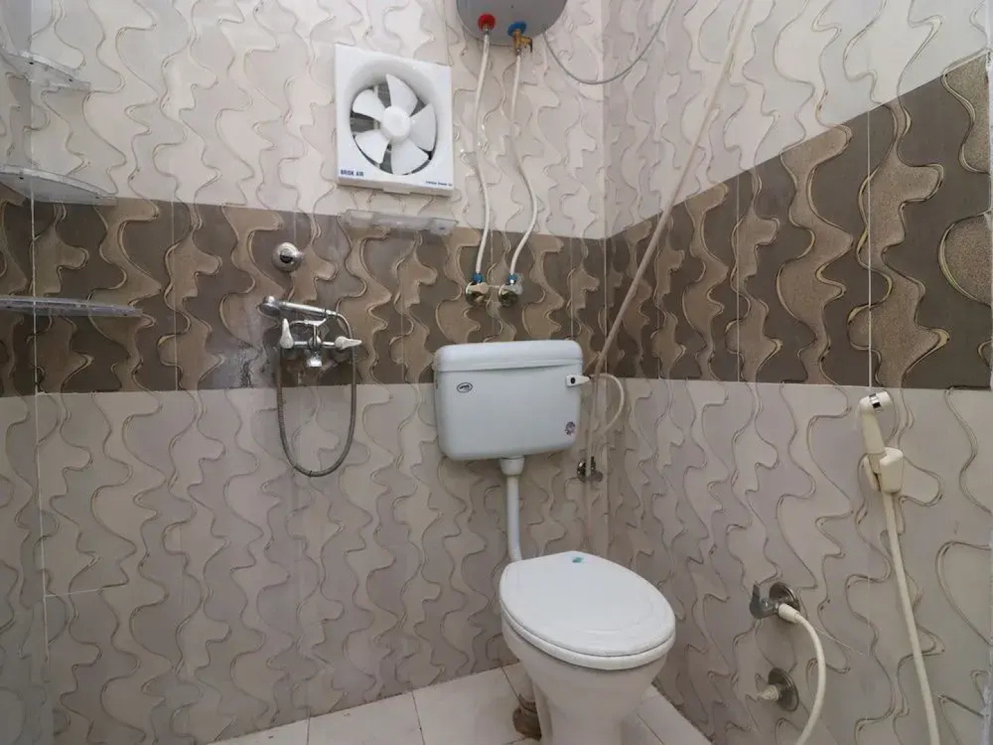 OYO 24823 Amrit Guest House