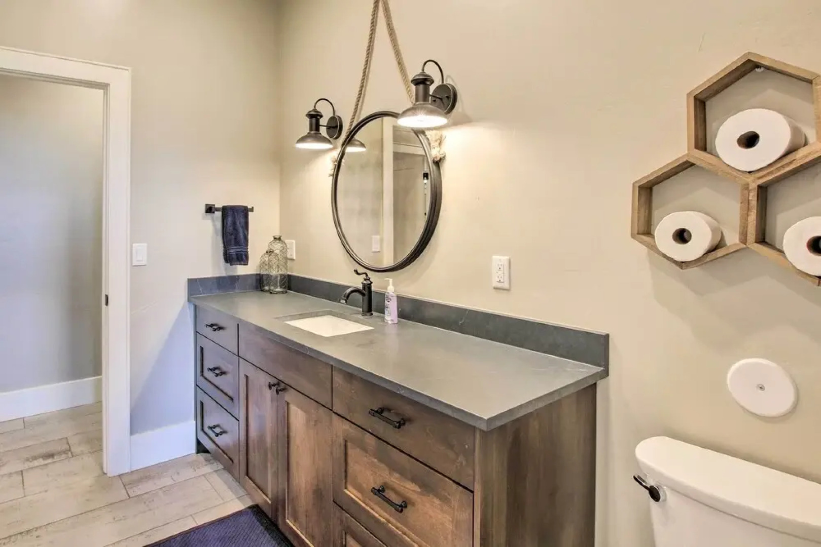 Fish Haven Hideaway w/ Private Lake Access!