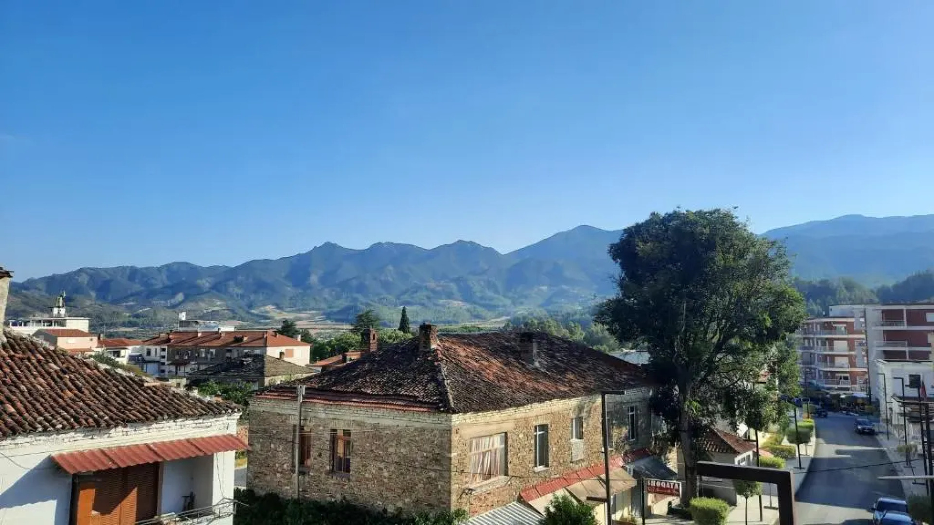 Rei's Apartment Permet