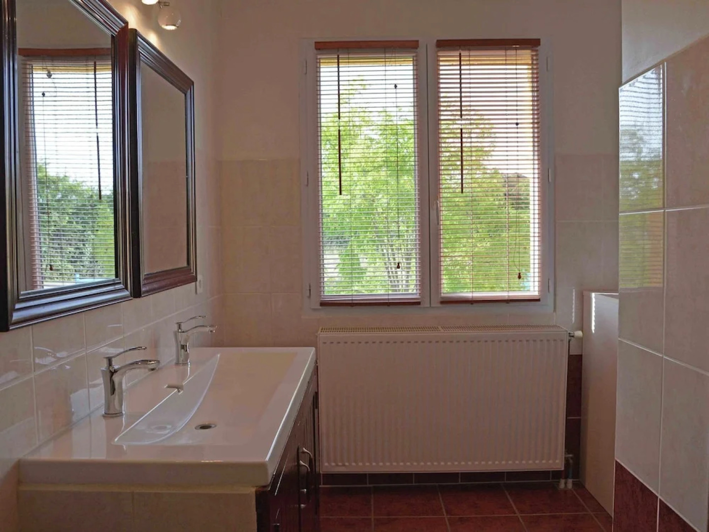 Paradise for All, With Private Pool, Trampoline, Table Tennis, Sports Field