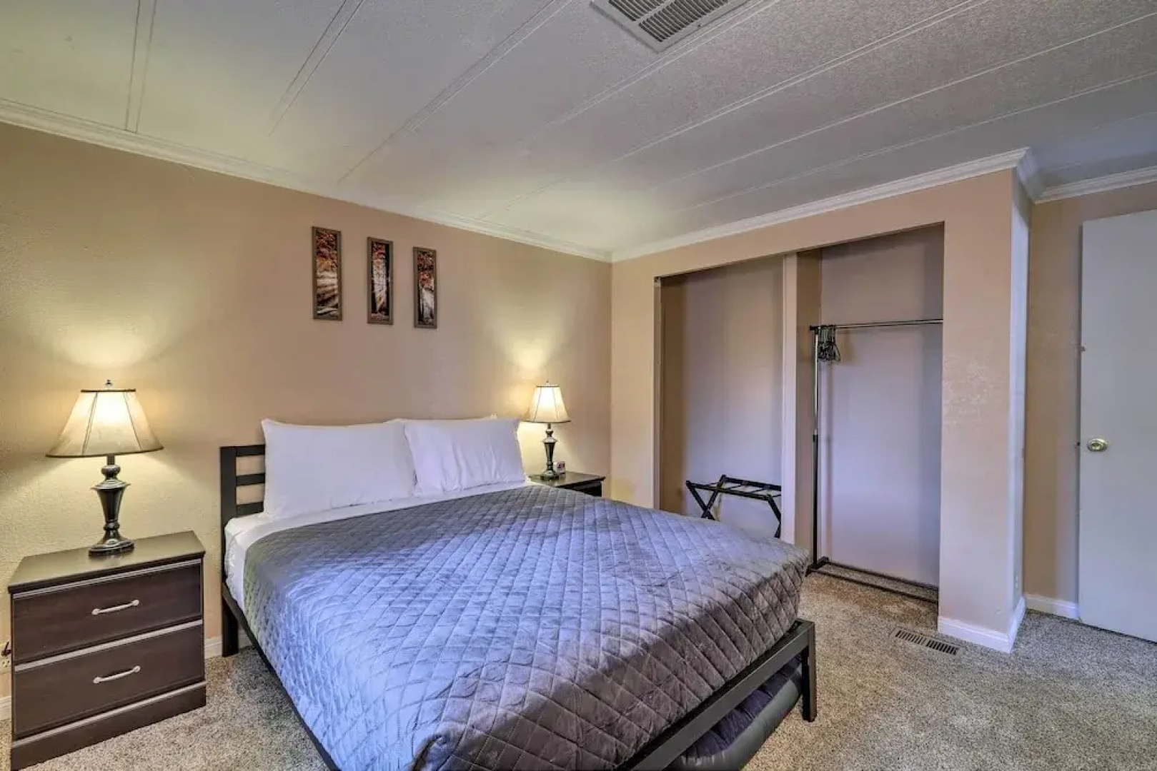 3 Mi to Lake Powell: Page Home w/ Patio & BBQ
