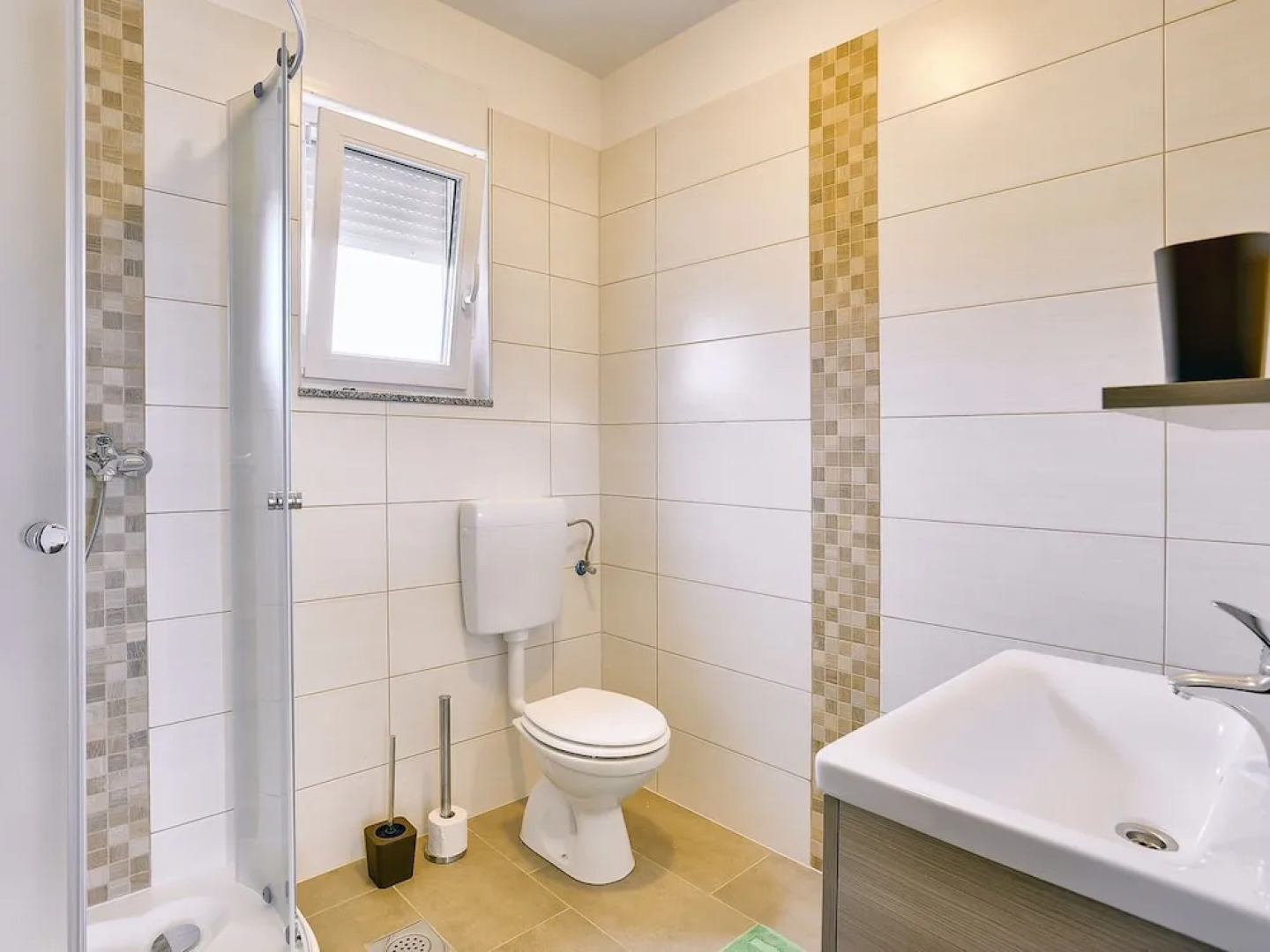 Detached Villa With Pool and Large Garden in Quiet Area Near the Sea