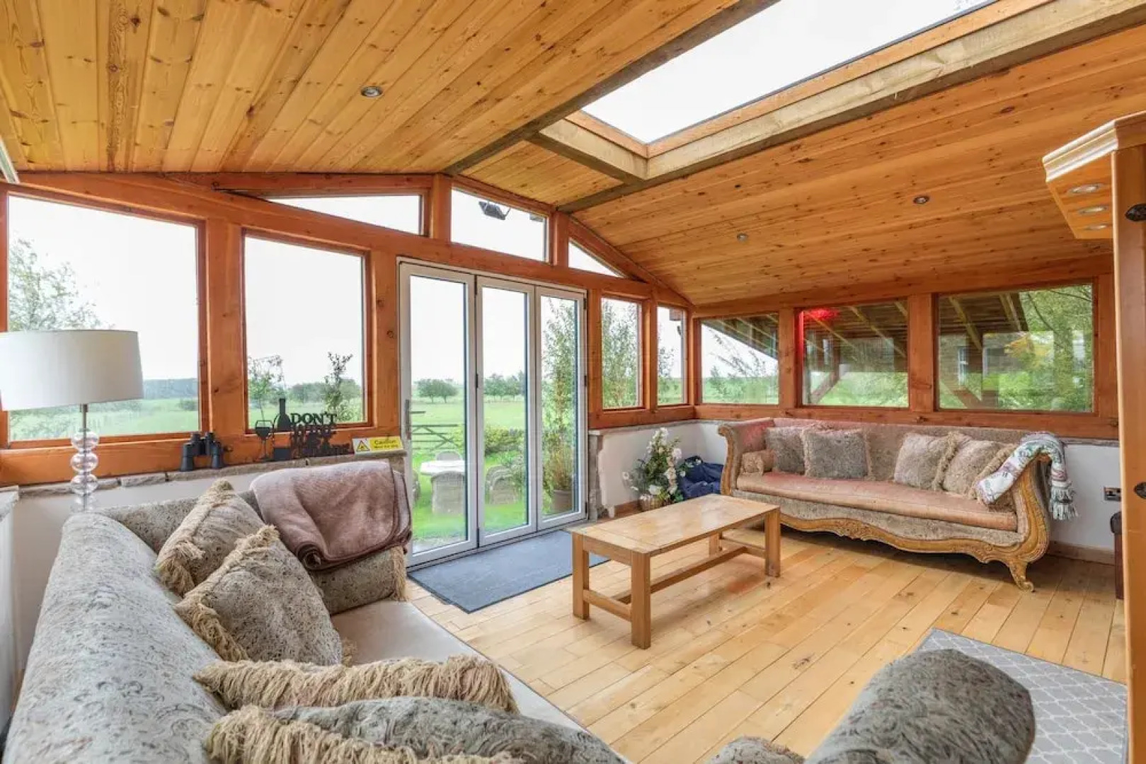 Country Farmhouse, Sleeps 13 & New 8seater Hot Tub