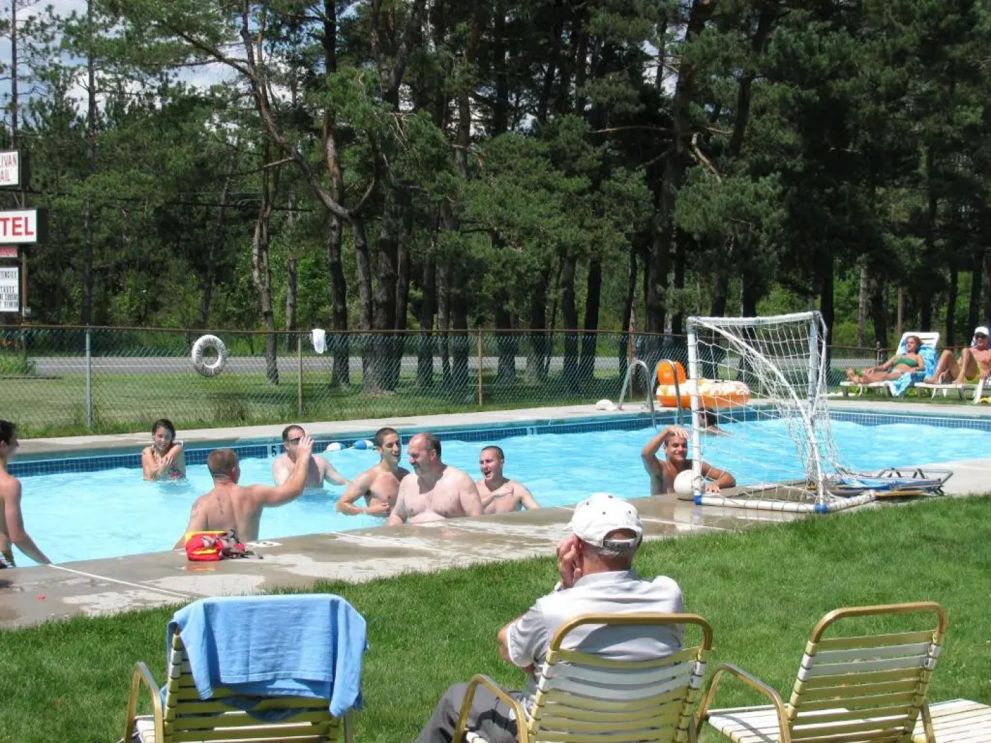 Sullivan Trail Inn & Suites