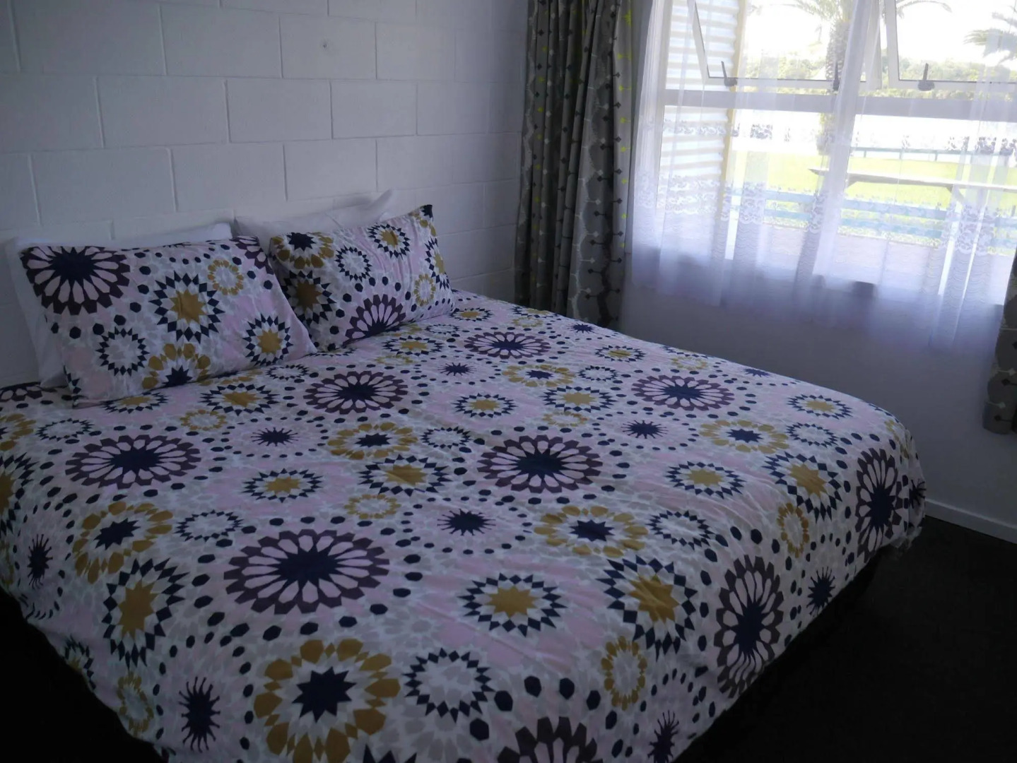 Raglan Palm Beach Motel