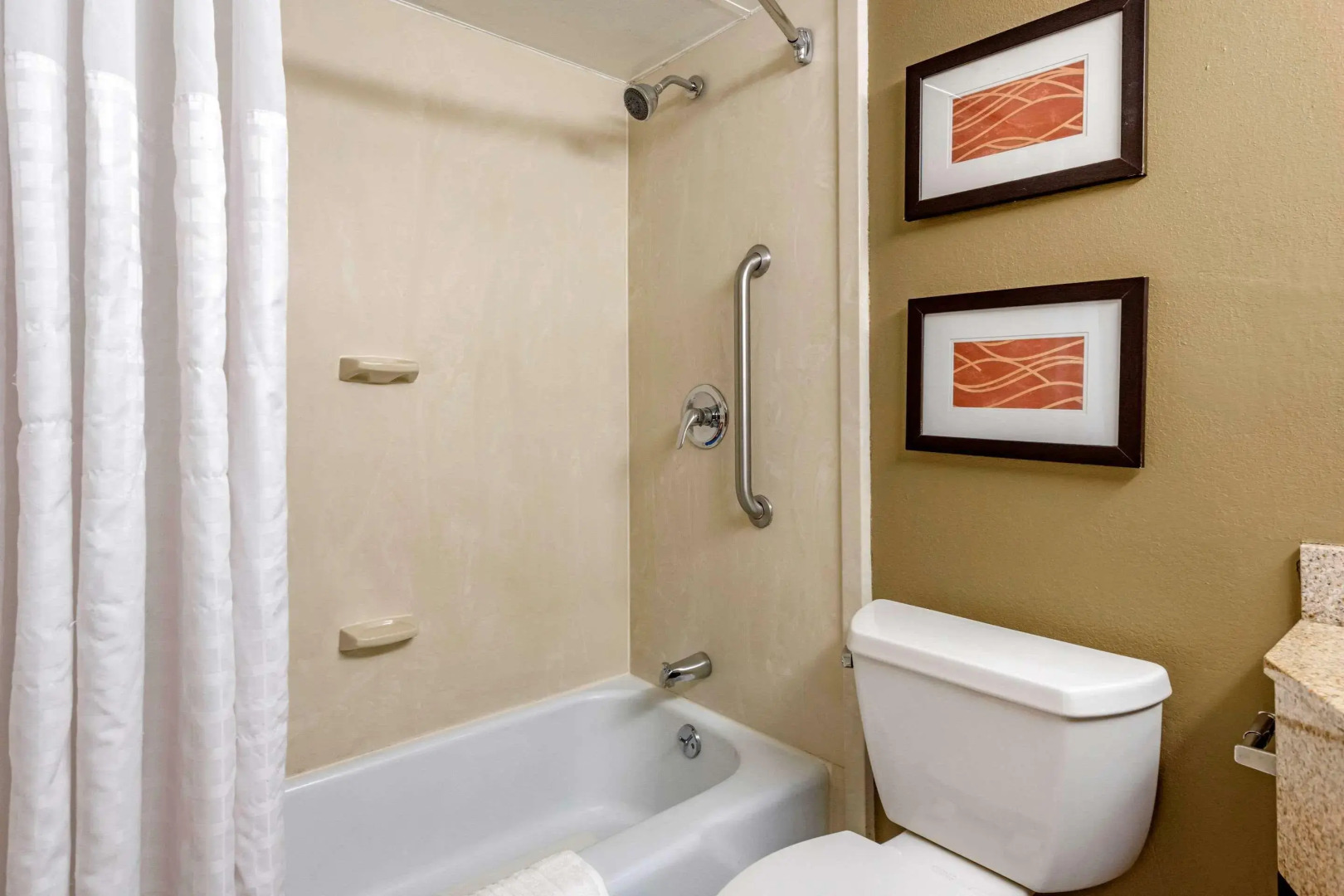Comfort Inn & Suites Triadelphia - Wheeling