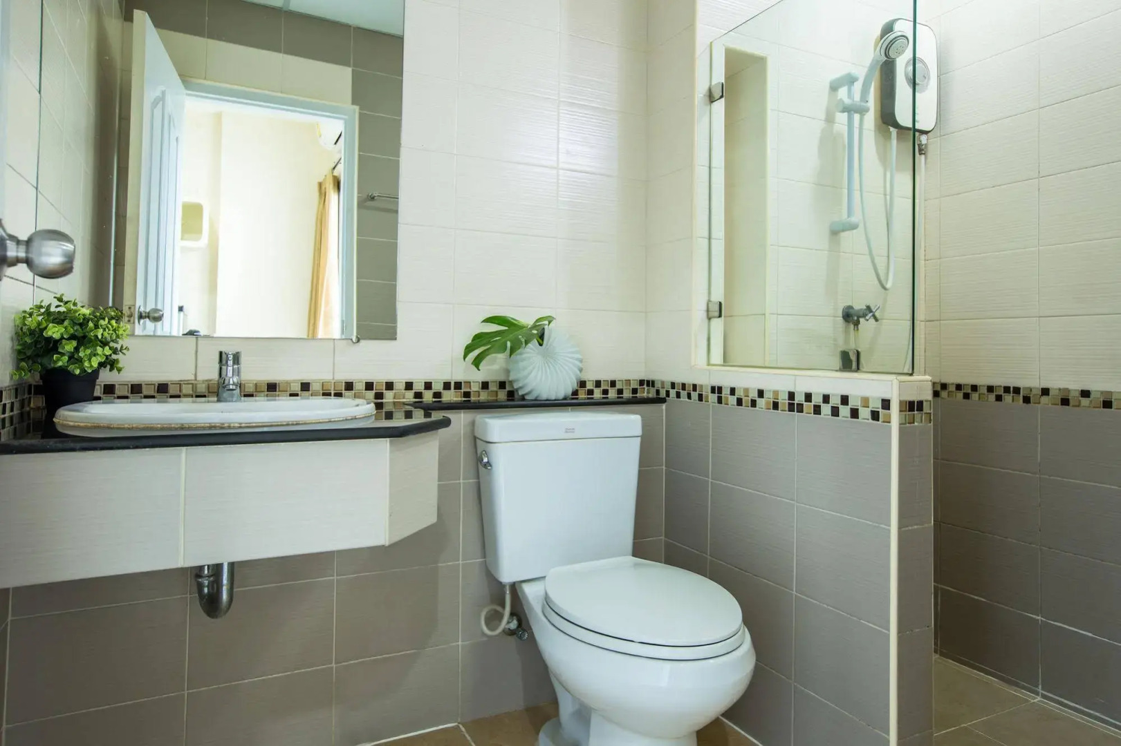 Central Place Serviced Apartment