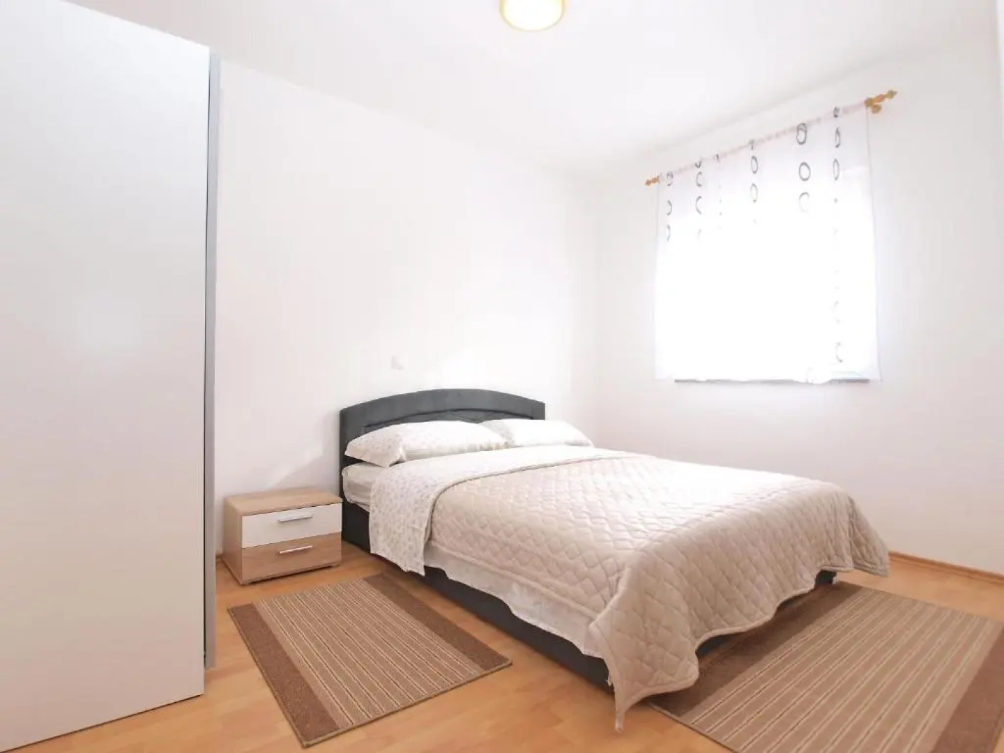 Apartments Antun 1237