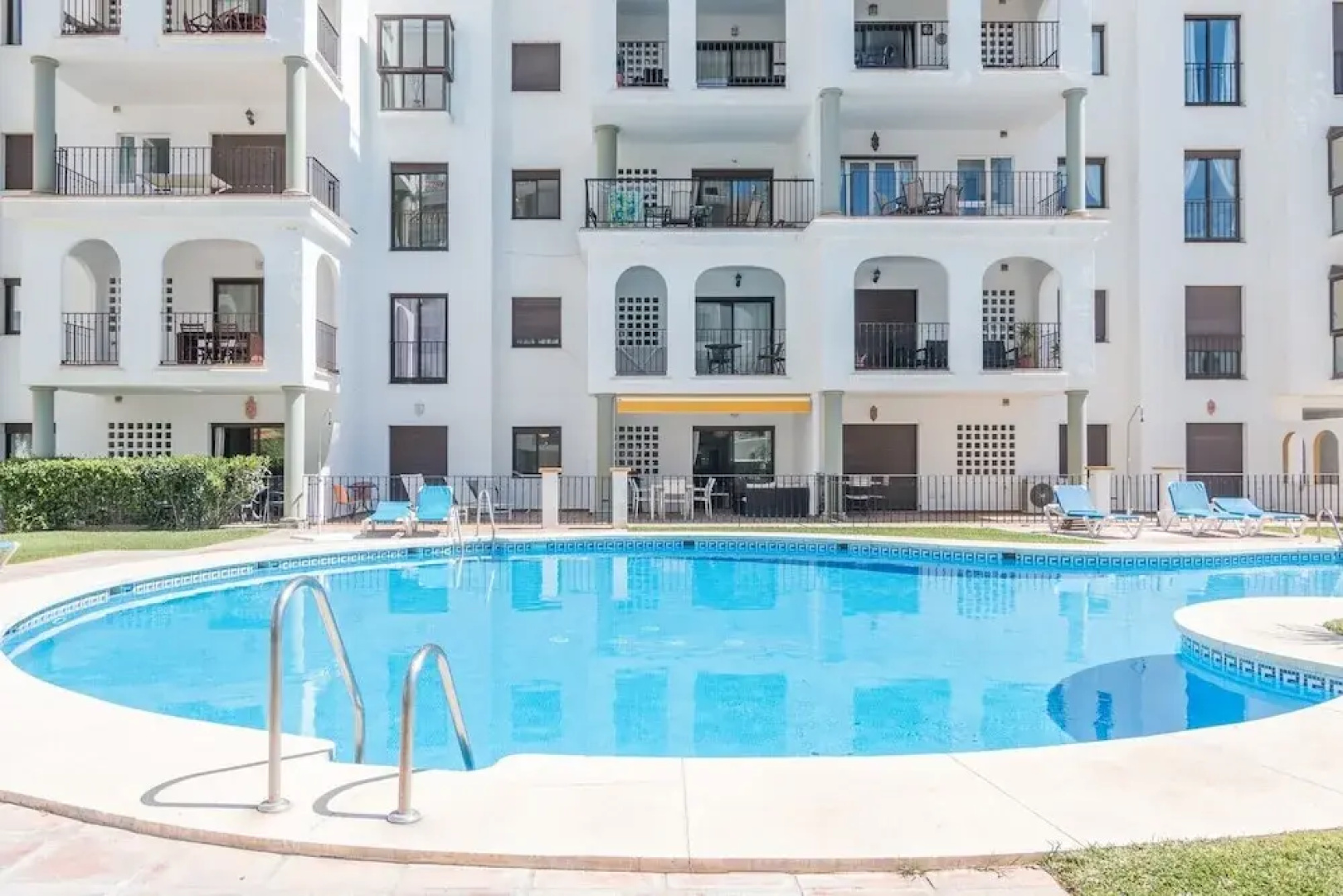 2054-Estupendo apto nuevo-en playa-acceso piscina