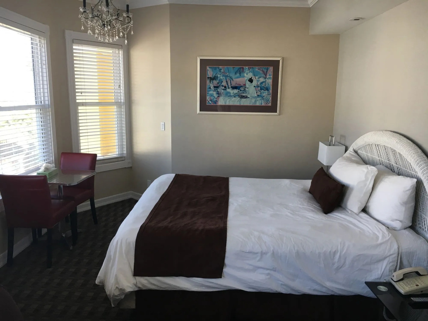 Glenmore Plaza Hotel