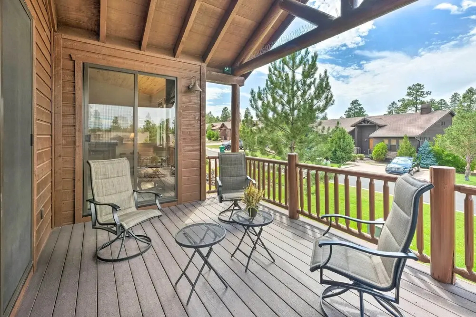 Unwind Fireside: Dog-friendly Show Low Townhome!