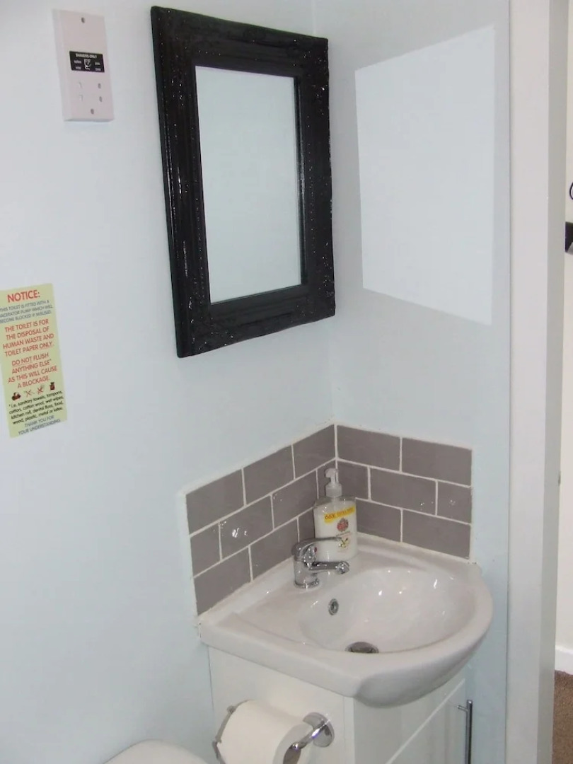 Long Chimneys Bed & Breakfast