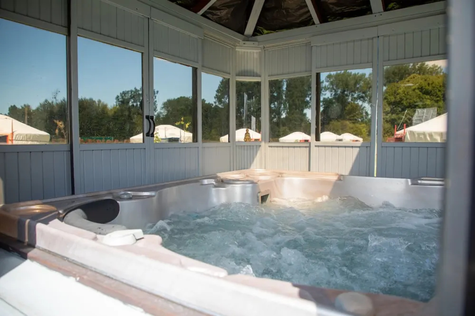 Les Insolites de la Baie