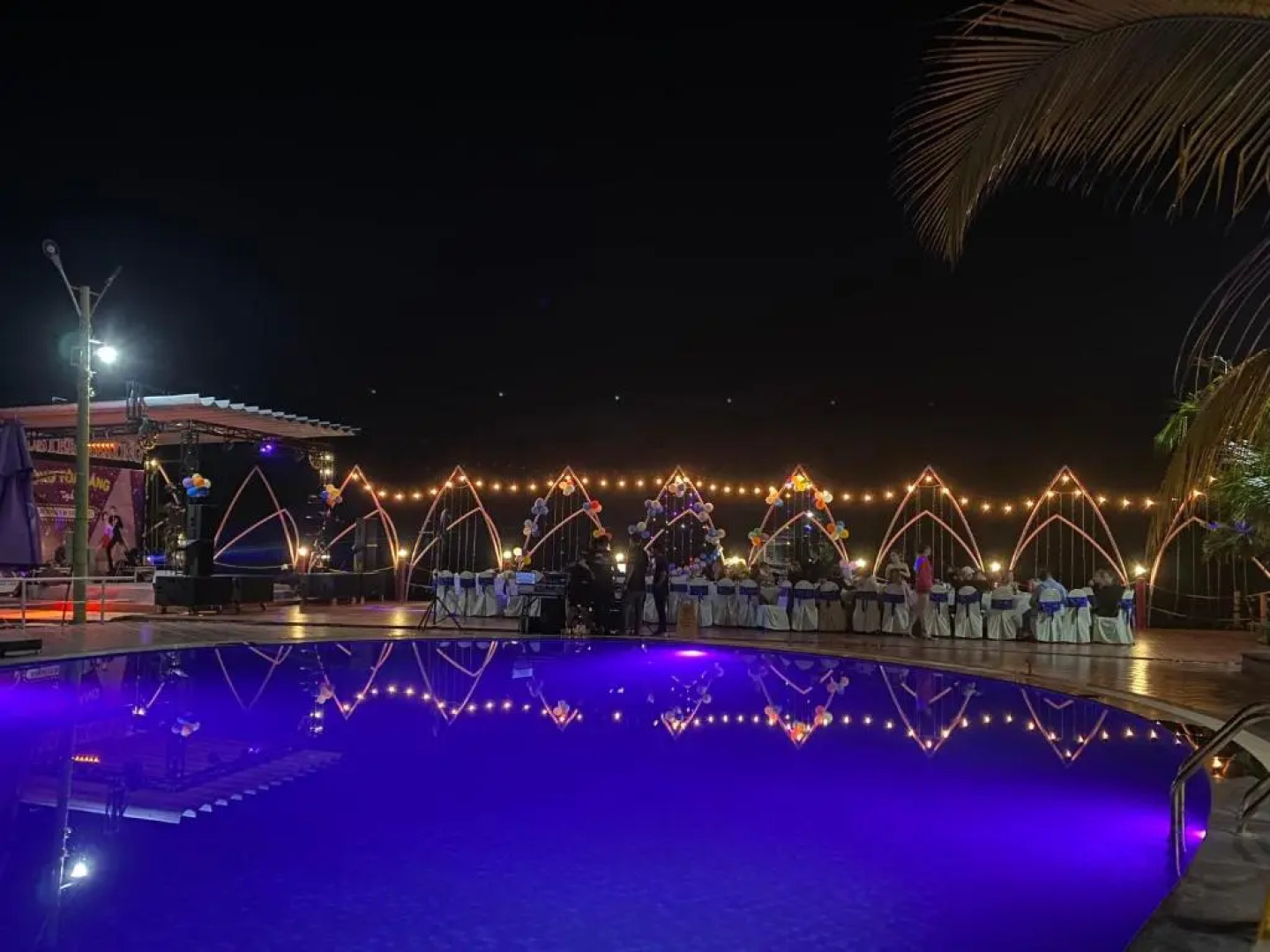 Rooster Mekong Garden & Villas