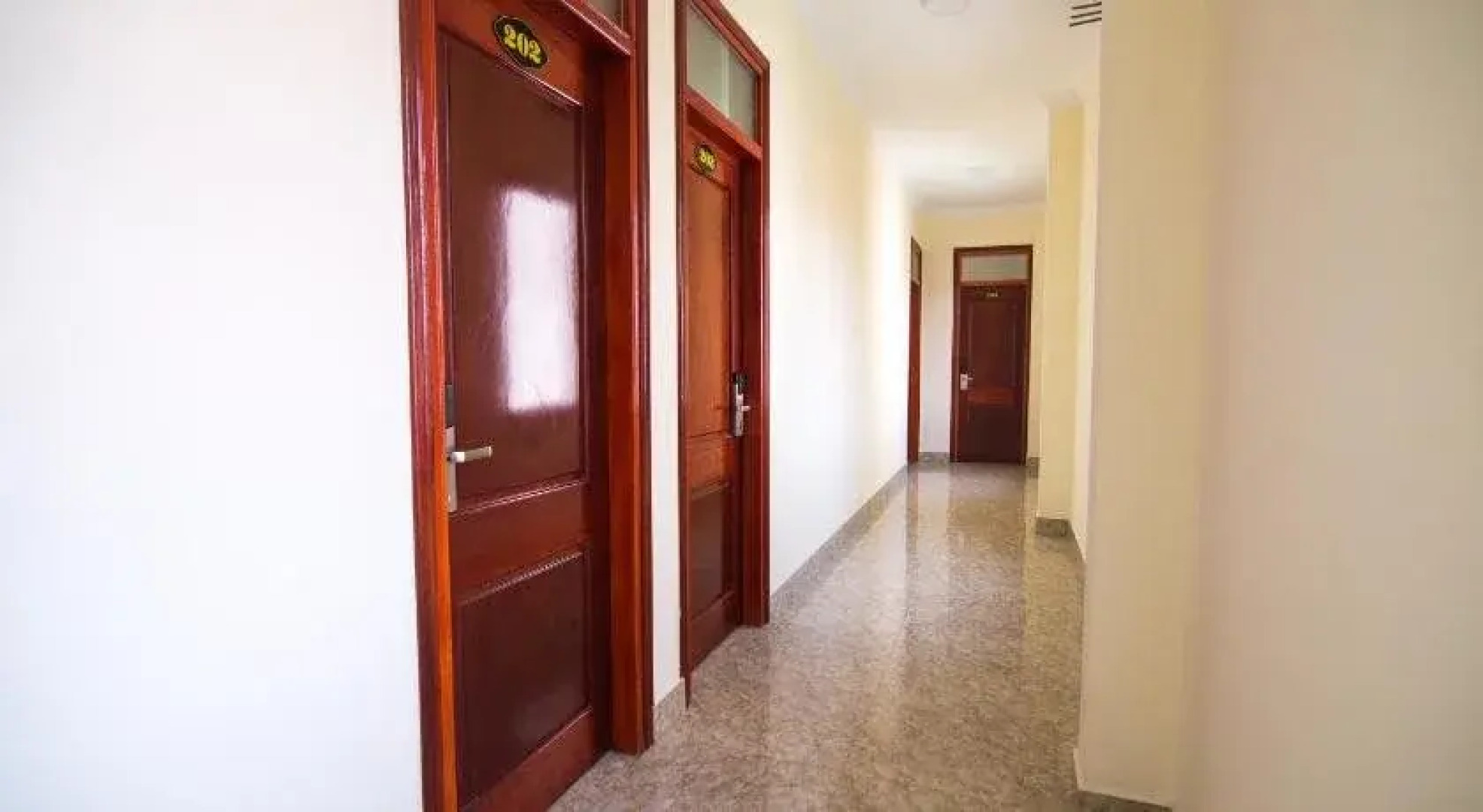 1001 Nights Hotel 27 Huong Tram