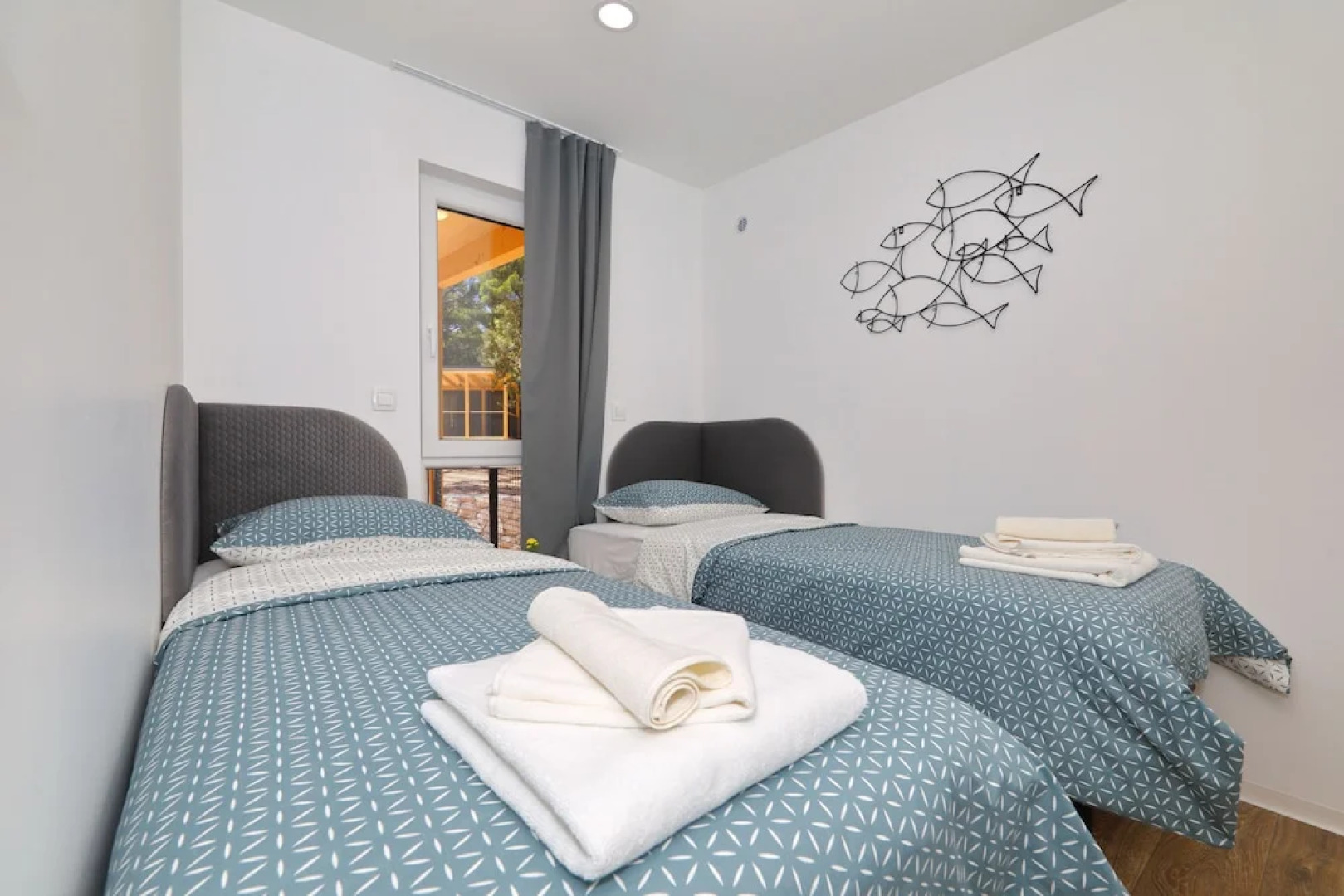 Pine Beach Pakostane Glamping Homes - All Inclusive light