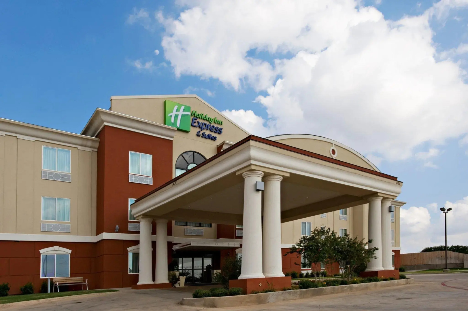 Holiday Inn Express &Suites Snyder by IHG