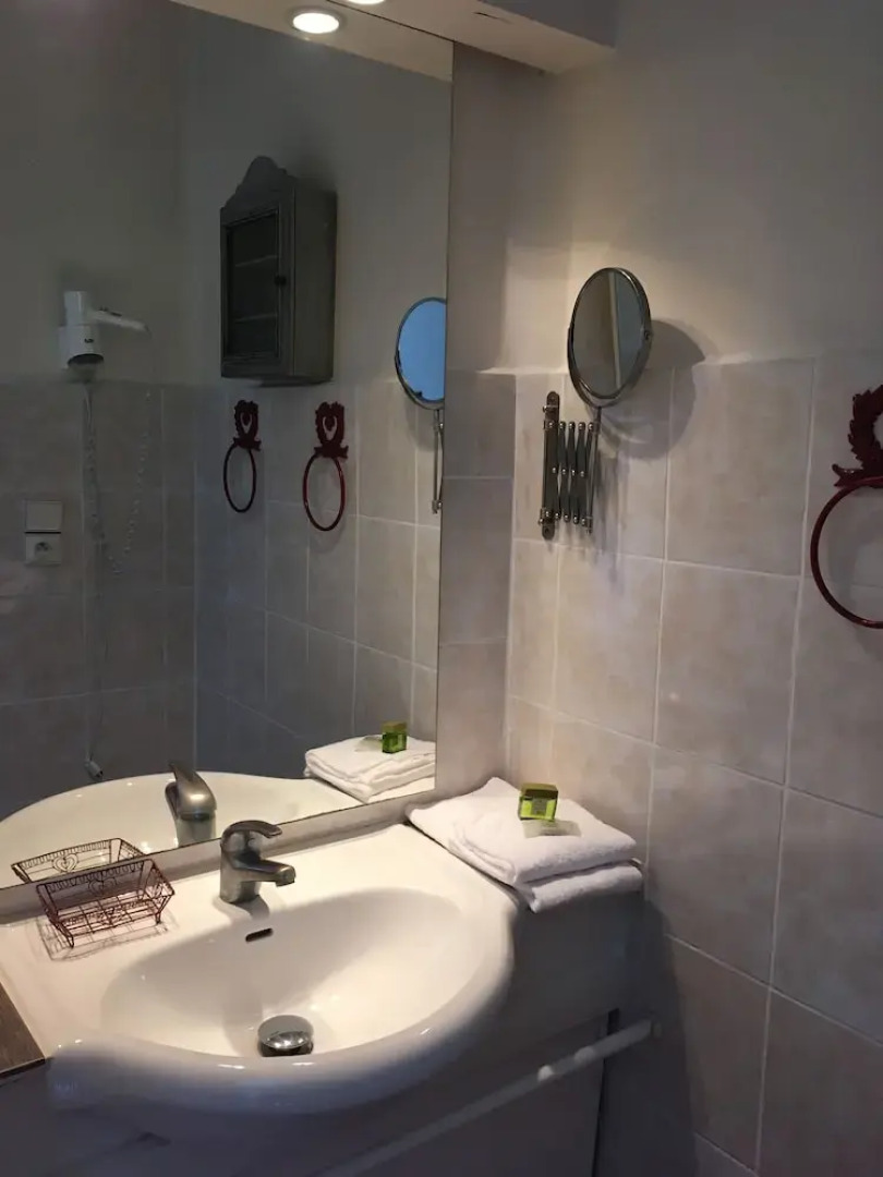 La Mirabelle-Casteil Country House