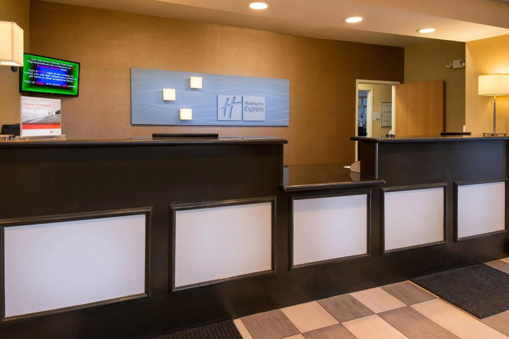 Holiday Inn Express & Suites Bucyrus by IHG