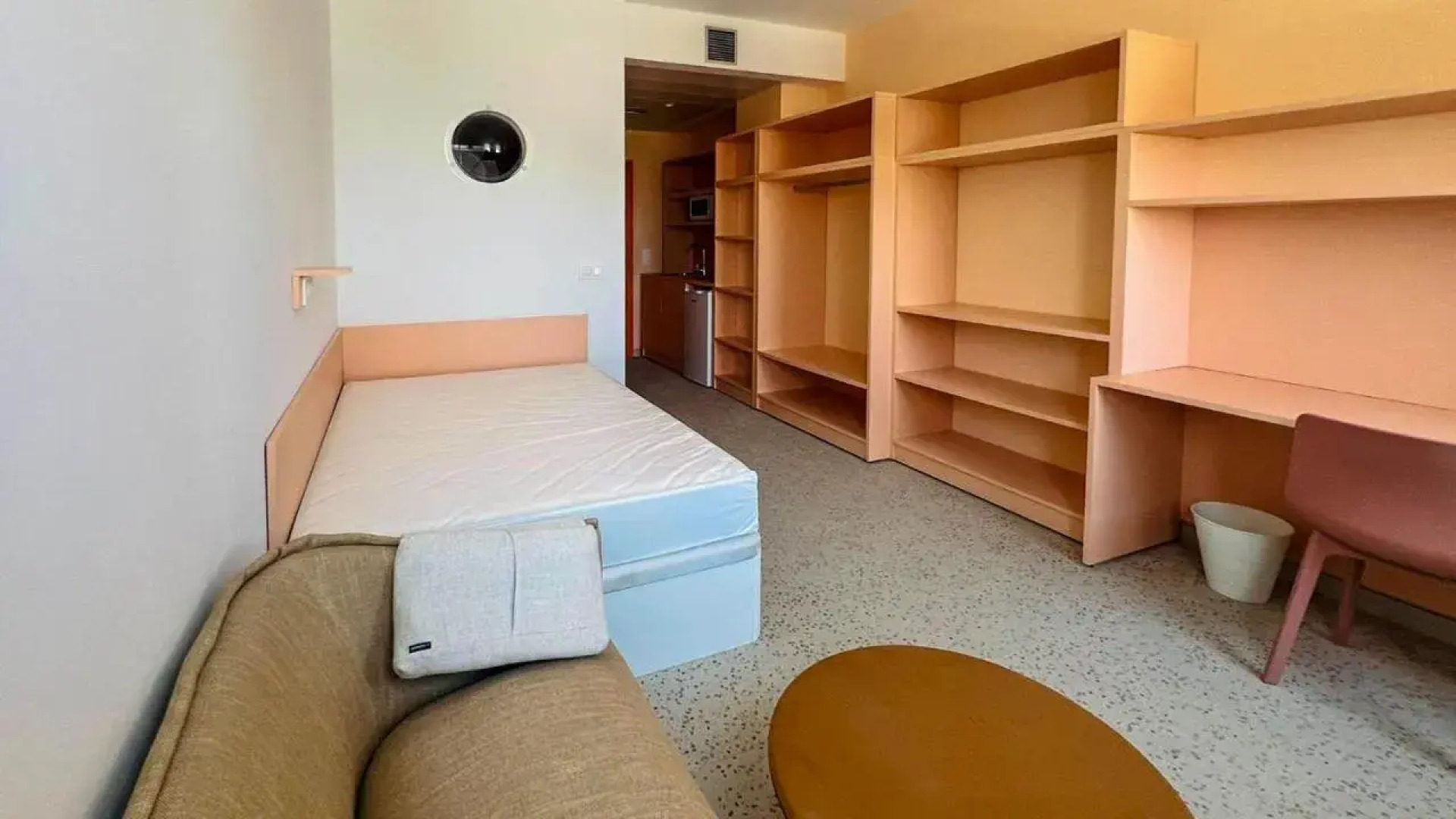 Loop Homes Tower Burjassot Hotel